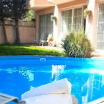 Aloha With Pool Apartamento Skopie