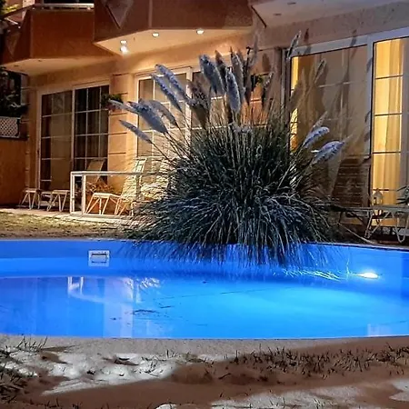 Aloha With Pool Apartment Skopje