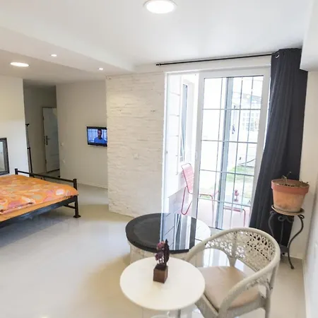 Aloha With Pool 公寓 *