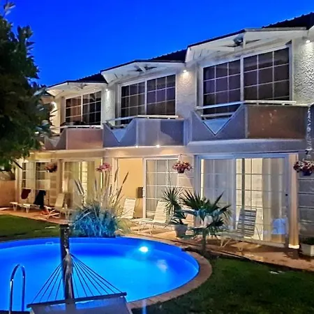 公寓 Aloha With Pool *