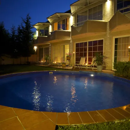 Aloha With Pool 斯科普里