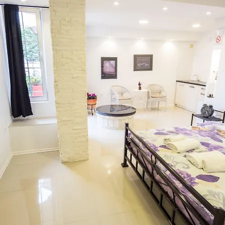 Apartment Aloha With Pool