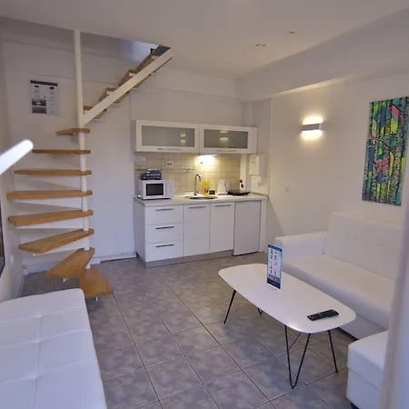 Apartamento Aloha With Pool Escópia