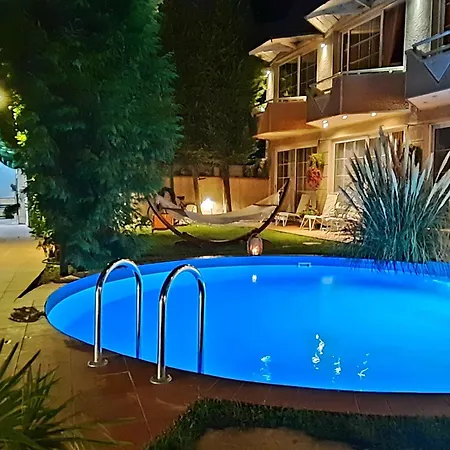 Aloha With Pool * Skopje