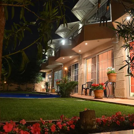 Aloha Luxury Apartment