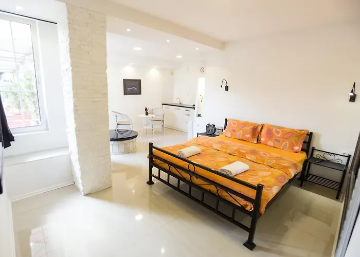 Aloha With Pool Apartamento Escópia