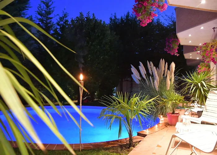 Aloha With Pool Apartament *