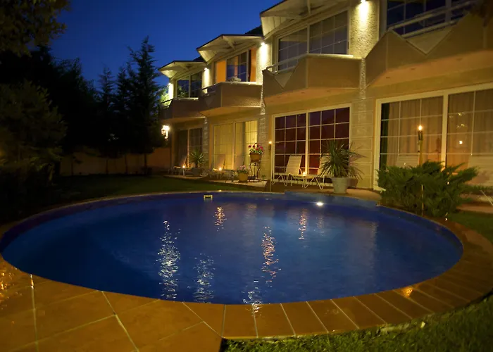 Aloha With Pool Skopje