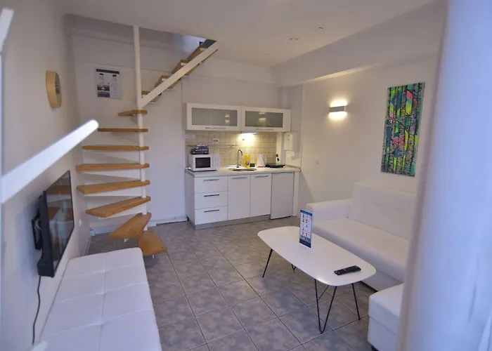 Apartamento Aloha With Pool Escópia