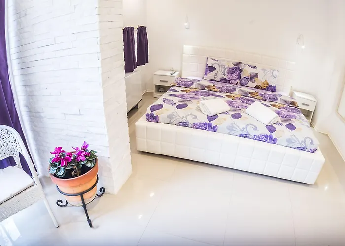 Apartamento Aloha With Pool Escópia