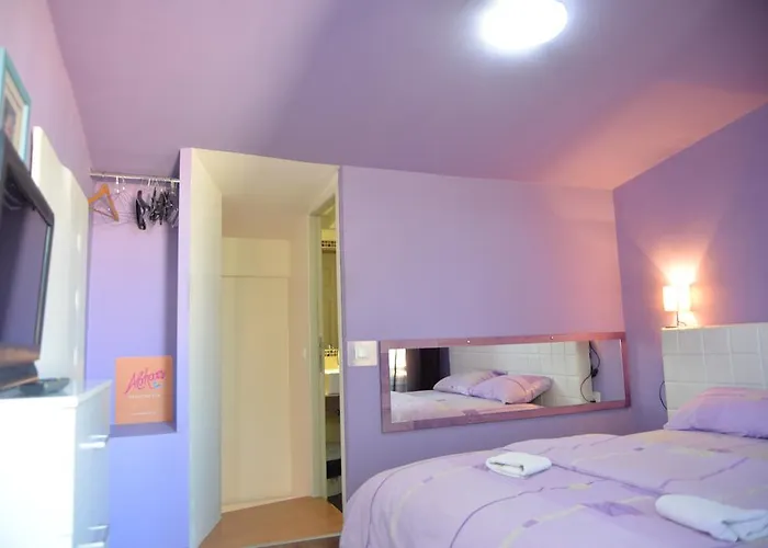 Aloha With Pool Apartamento Escópia